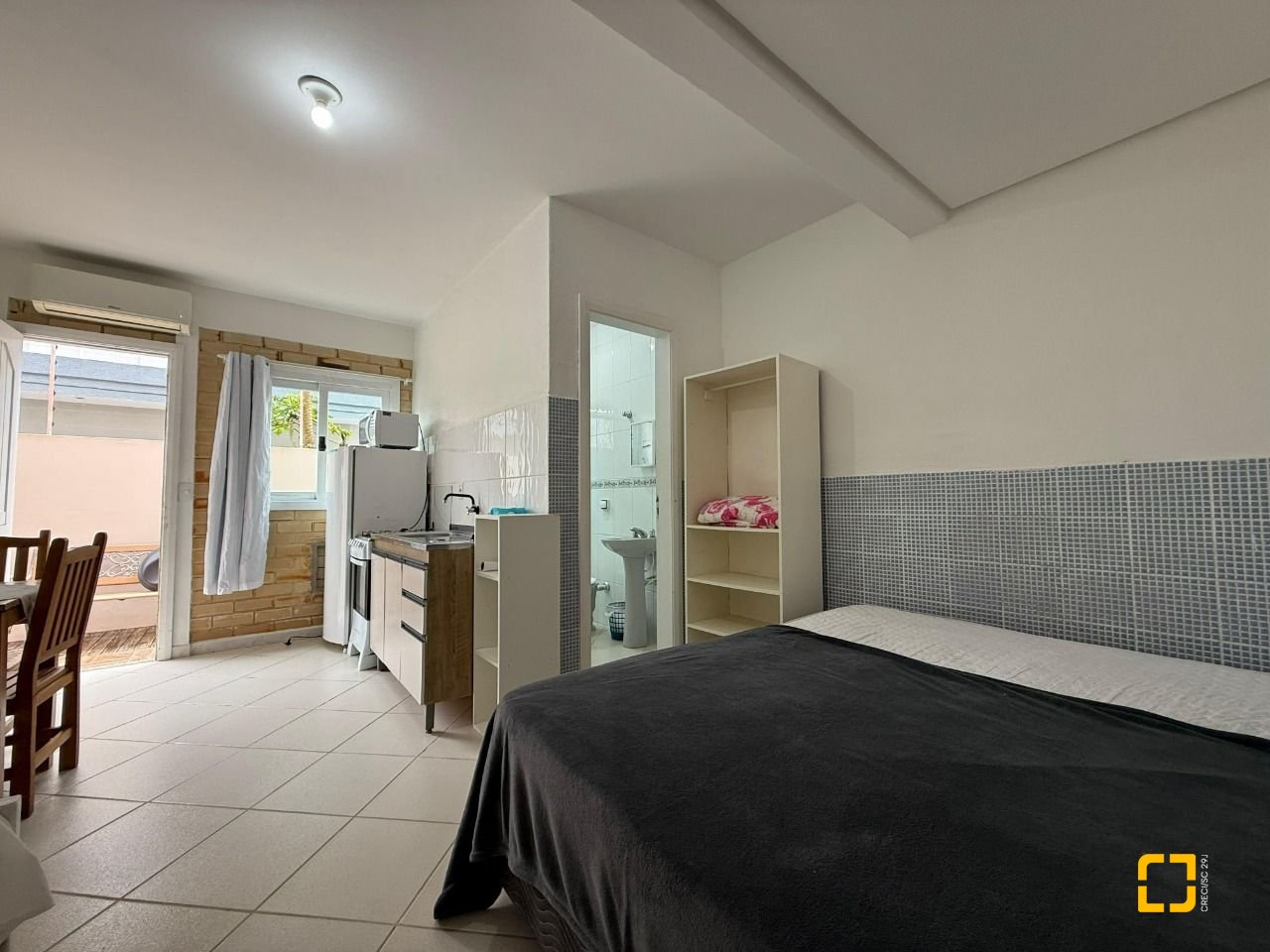Casa com 502m², 9 quartos (sendo 3 suítes), 4 garagens, no bairro Ingleses em Florianópolis