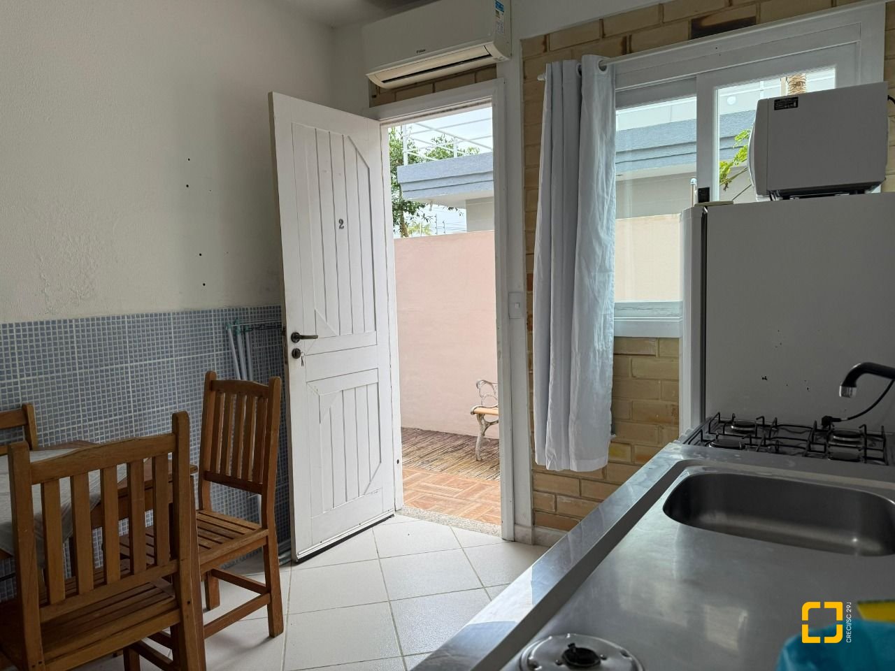 Casa com 502m², 9 quartos (sendo 3 suítes), 4 garagens, no bairro Ingleses em Florianópolis