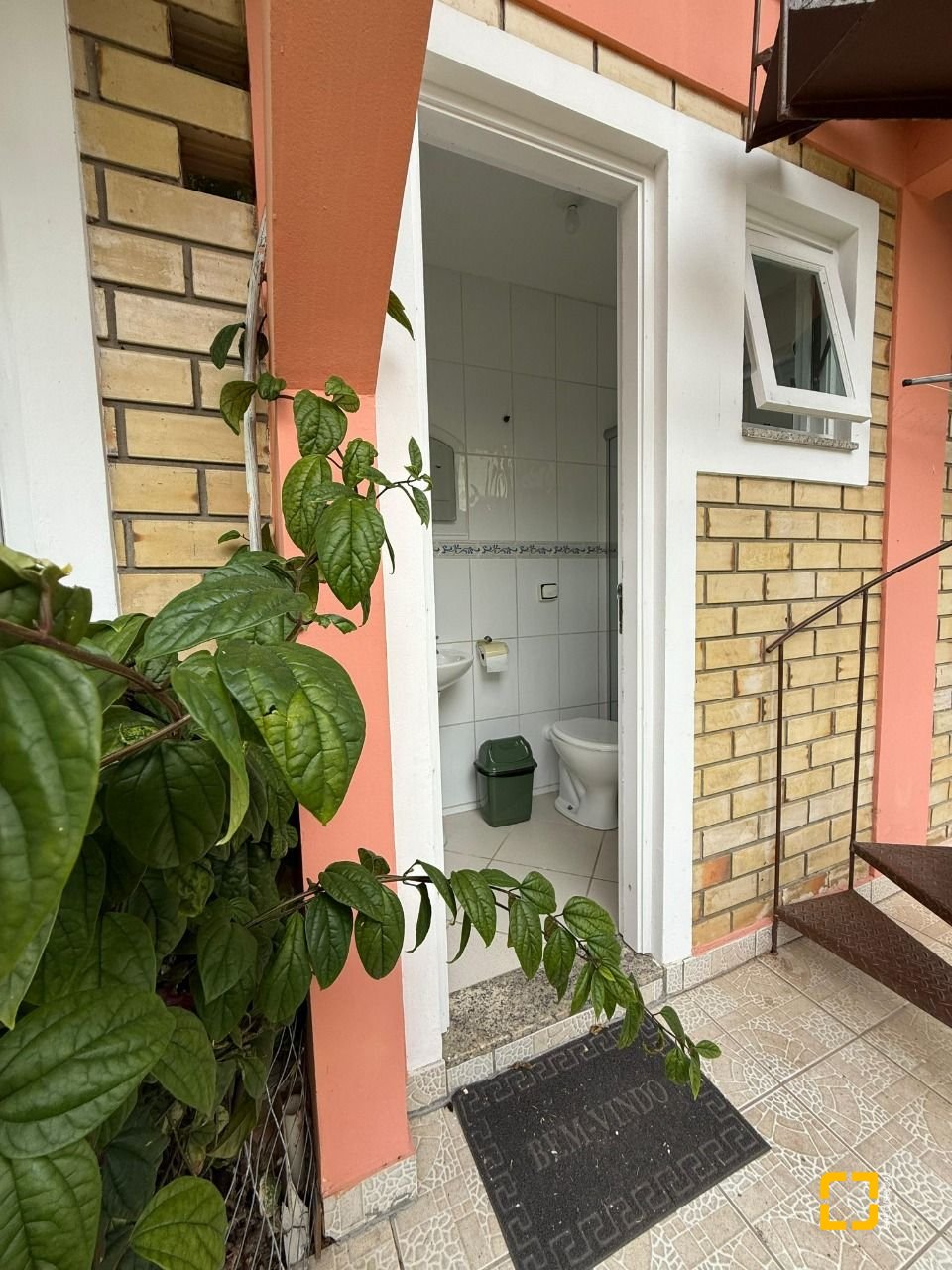 Casa com 502m², 9 quartos (sendo 3 suítes), 4 garagens, no bairro Ingleses em Florianópolis