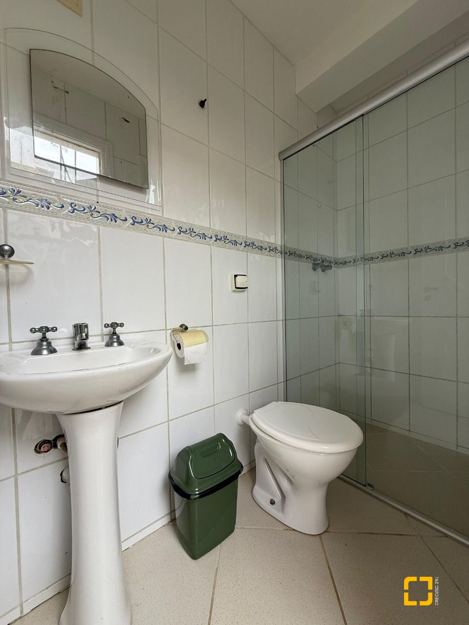 Casa com 502m², 9 quartos (sendo 3 suítes), 4 garagens, no bairro Ingleses em Florianópolis