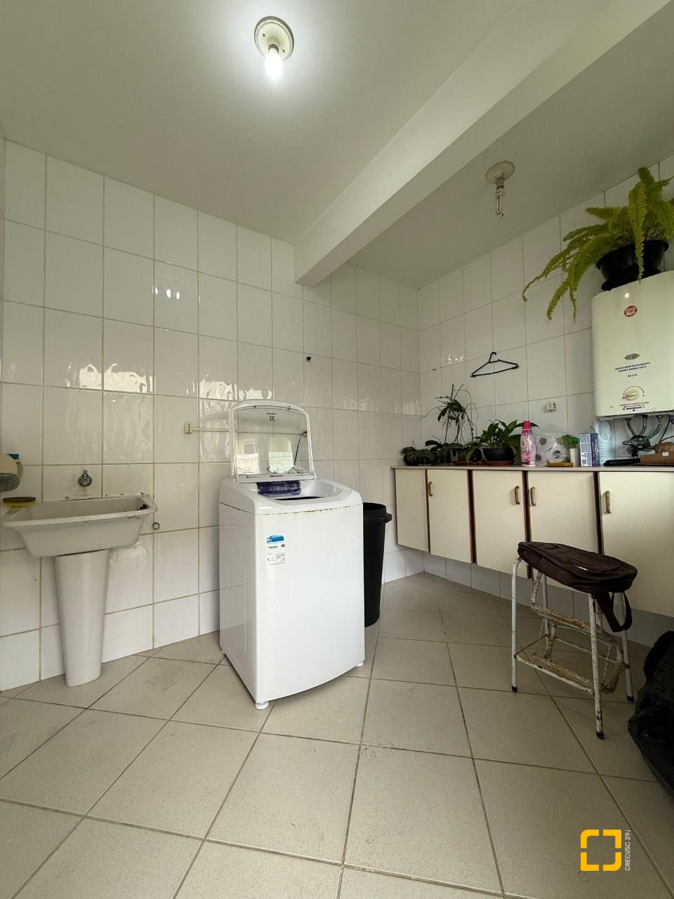 Casa com 502m², 9 quartos (sendo 3 suítes), 4 garagens, no bairro Ingleses em Florianópolis