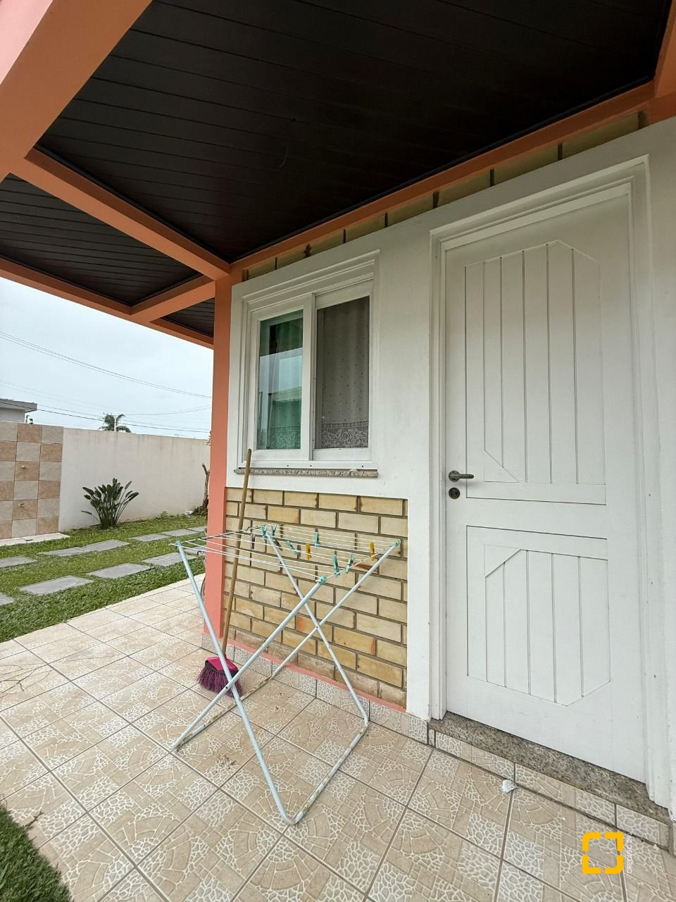 Casa com 502m², 9 quartos (sendo 3 suítes), 4 garagens, no bairro Ingleses em Florianópolis