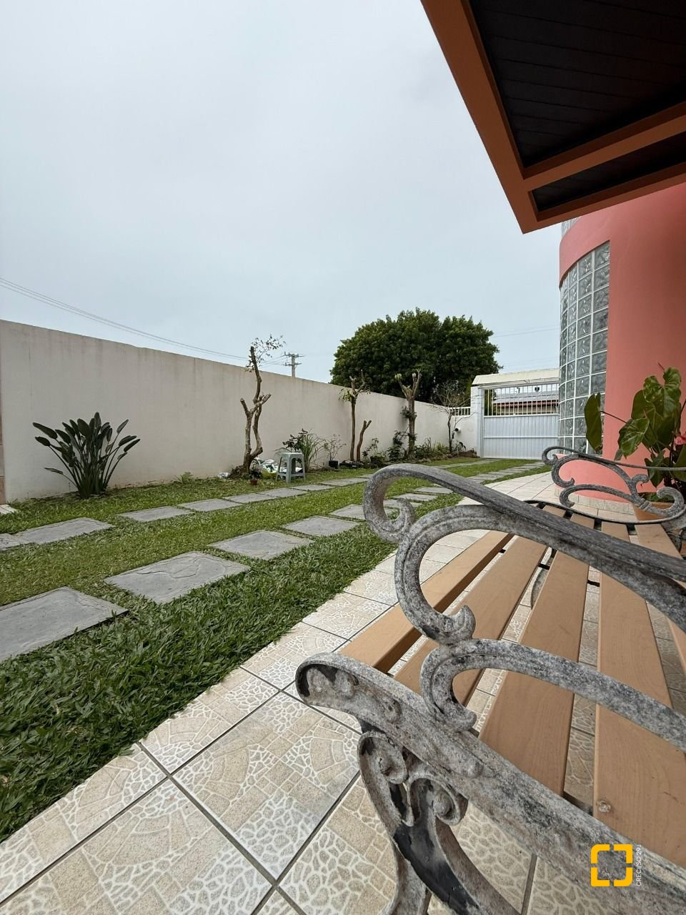 Casa com 502m², 9 quartos (sendo 3 suítes), 4 garagens, no bairro Ingleses em Florianópolis