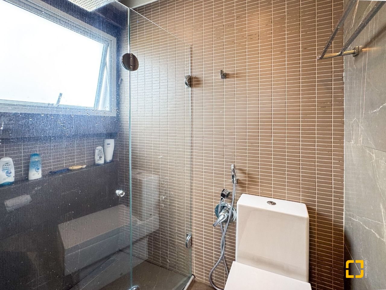 Cobertura com 175m², 5 quartos (sendo 2 suítes), 2 garagens, no bairro Estreito em Florianópolis
