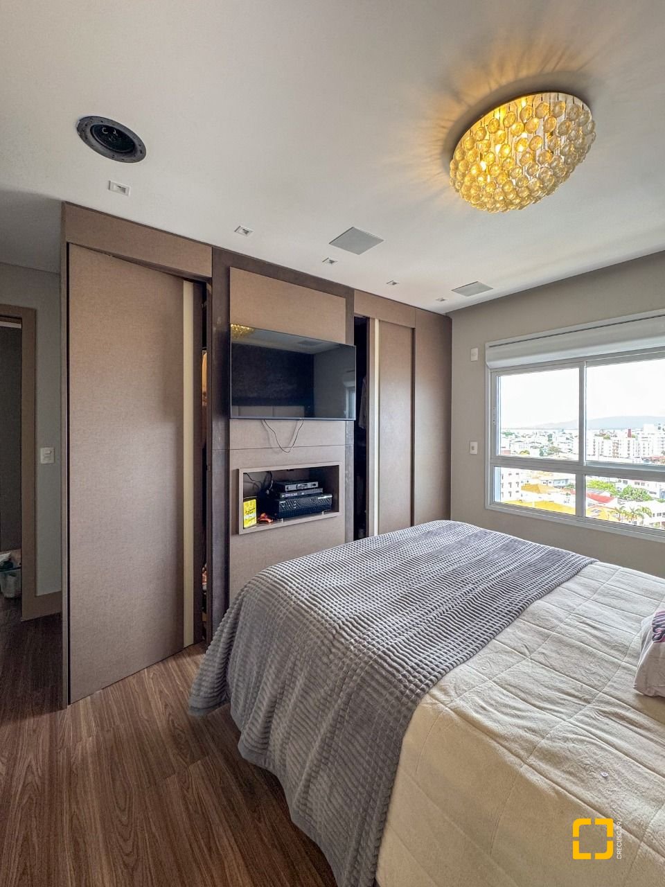 Cobertura com 175m², 5 quartos (sendo 2 suítes), 2 garagens, no bairro Estreito em Florianópolis