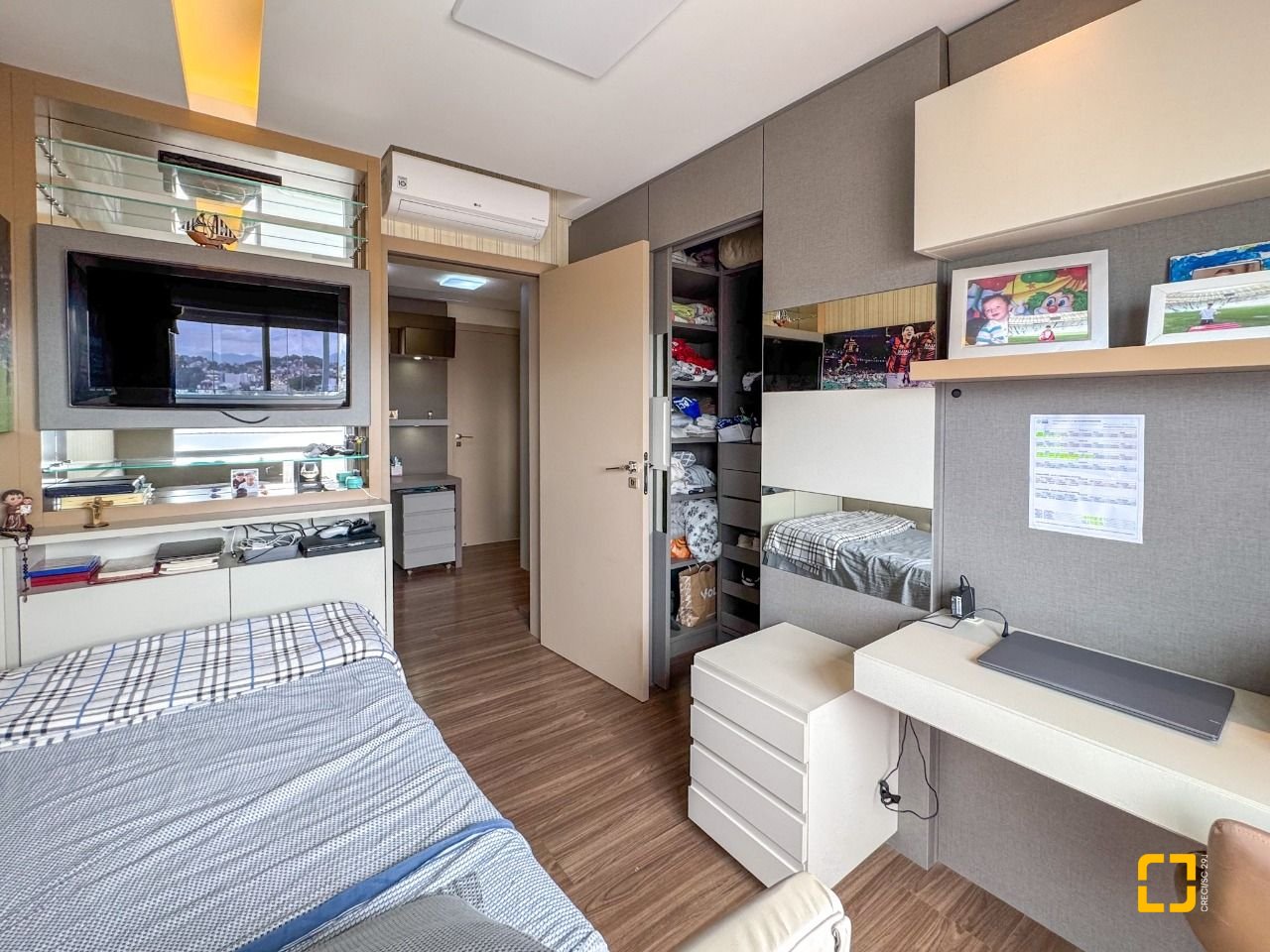 Cobertura com 175m², 5 quartos (sendo 2 suítes), 2 garagens, no bairro Estreito em Florianópolis