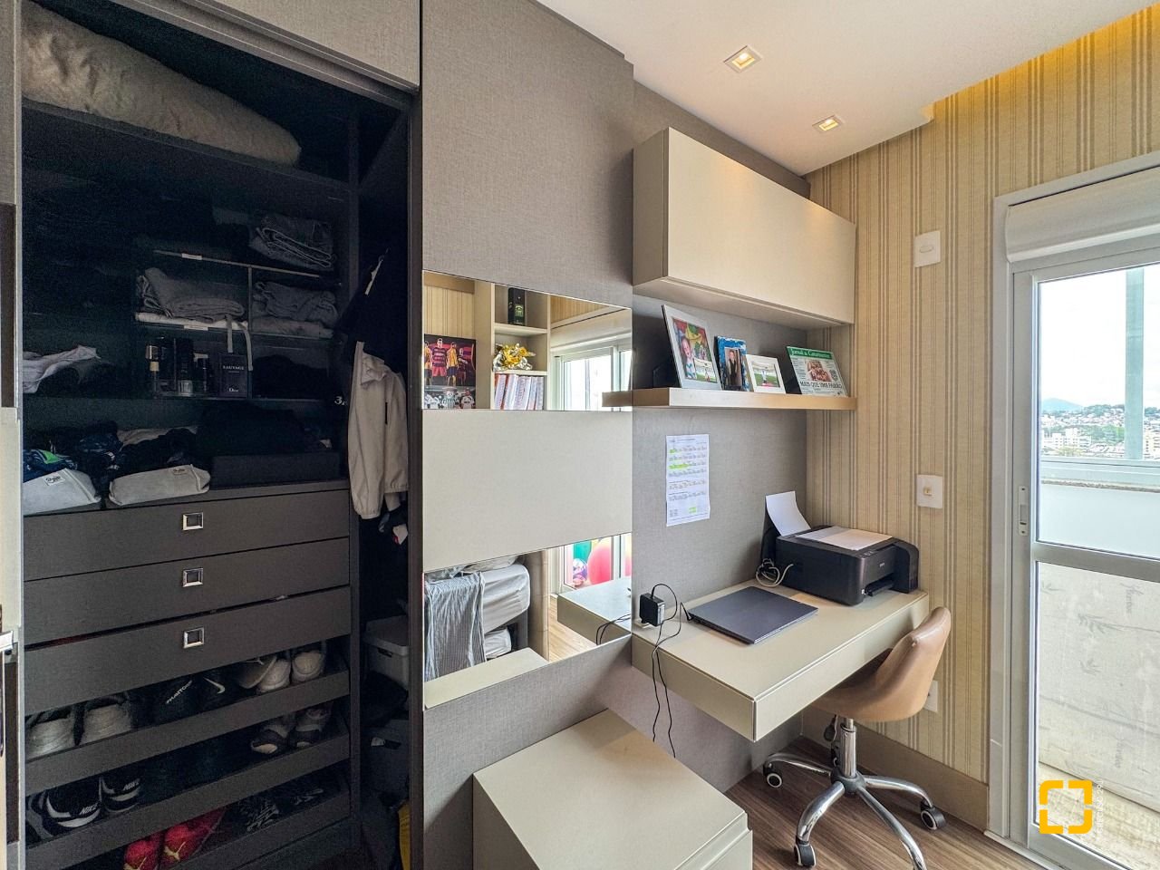 Cobertura com 175m², 5 quartos (sendo 2 suítes), 2 garagens, no bairro Estreito em Florianópolis