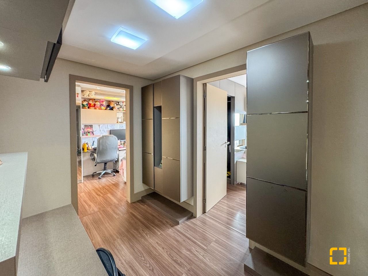 Cobertura com 175m², 5 quartos (sendo 2 suítes), 2 garagens, no bairro Estreito em Florianópolis