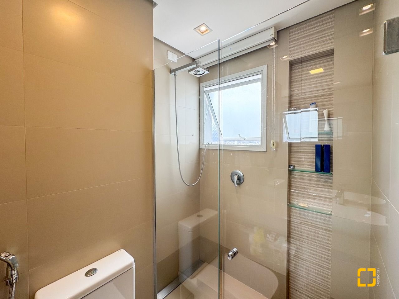 Cobertura com 175m², 5 quartos (sendo 2 suítes), 2 garagens, no bairro Estreito em Florianópolis