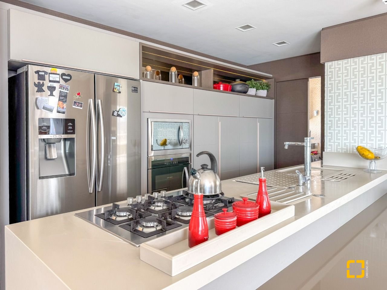 Cobertura com 175m², 5 quartos (sendo 2 suítes), 2 garagens, no bairro Estreito em Florianópolis