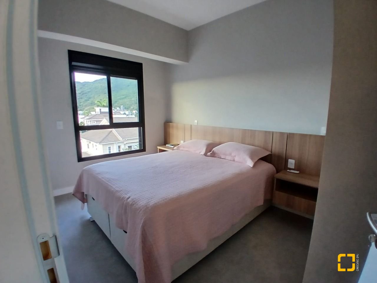 Apartamento com 60m², 1 quarto, 1 garagem, no bairro Cachoeira do Bom Jesus em Florianópolis