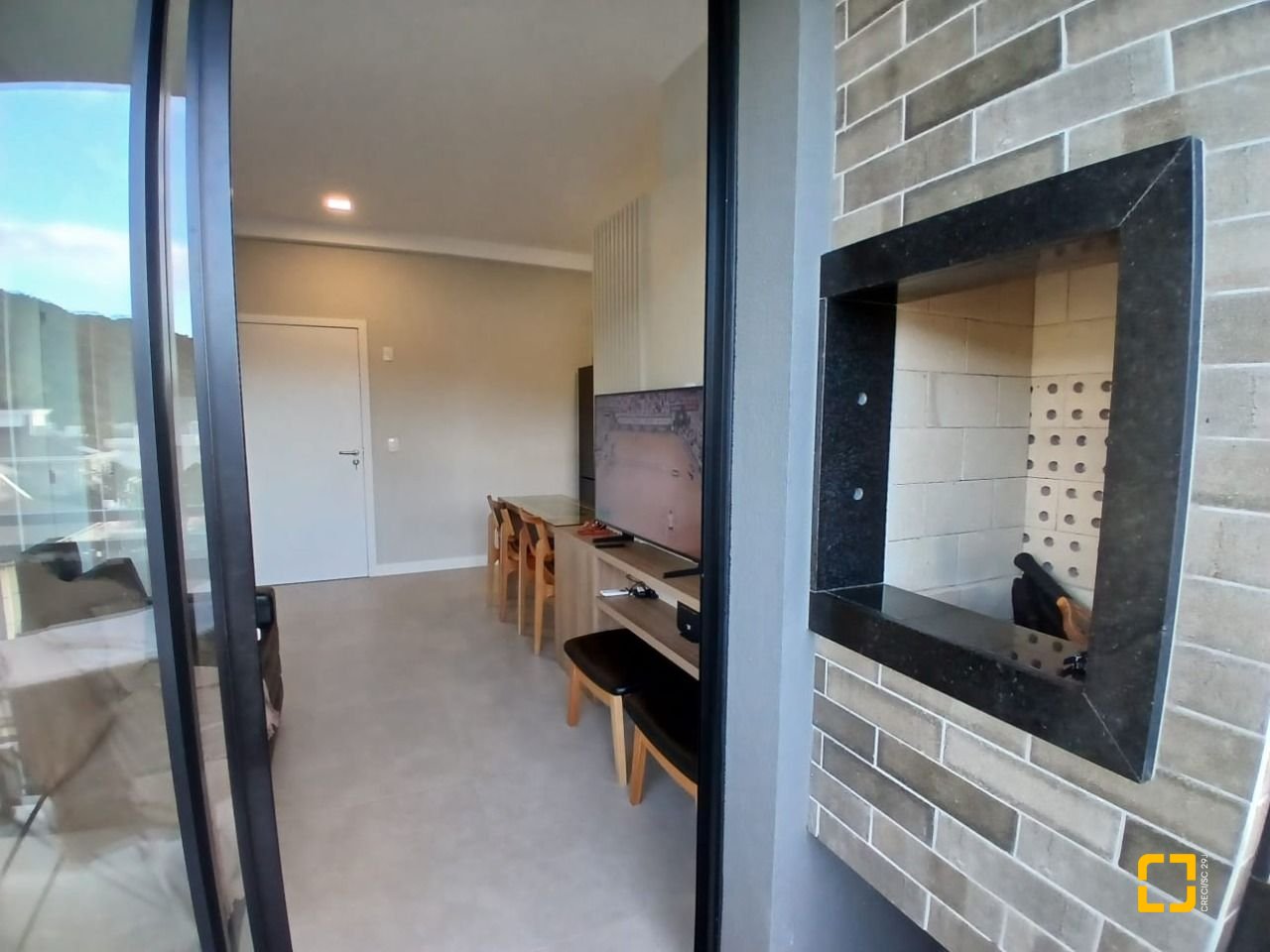 Apartamento com 60m², 1 quarto, 1 garagem, no bairro Cachoeira do Bom Jesus em Florianópolis