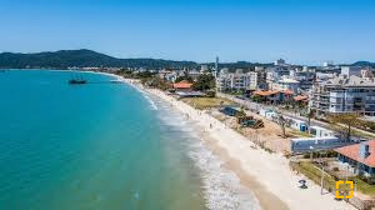 Apartamento com 60m², 1 quarto, 1 garagem, no bairro Cachoeira do Bom Jesus em Florianópolis