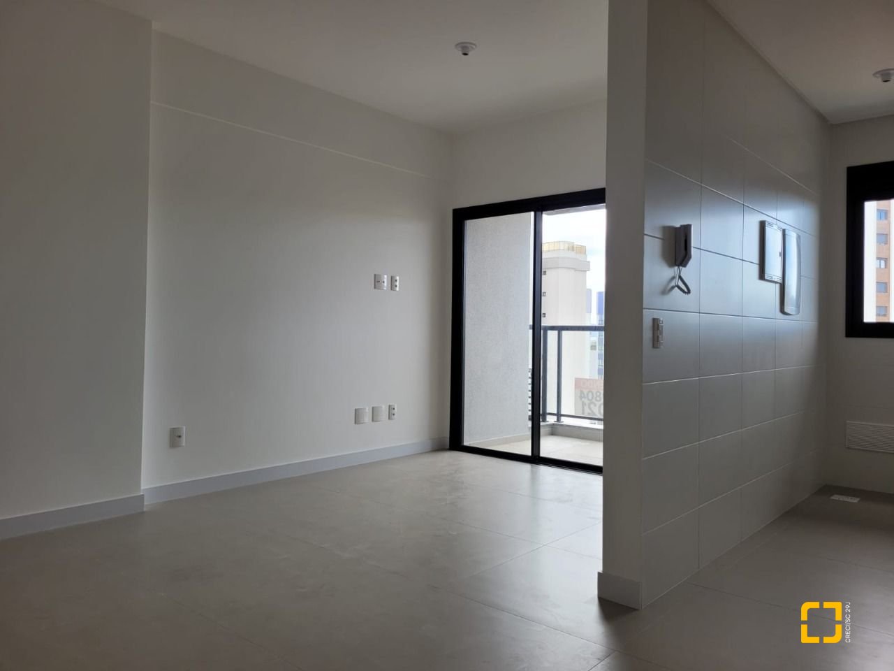 Apartamento com 73m², 4 quartos (sendo 2 suítes), 1 garagem, no bairro Beiramar em Florianópolis