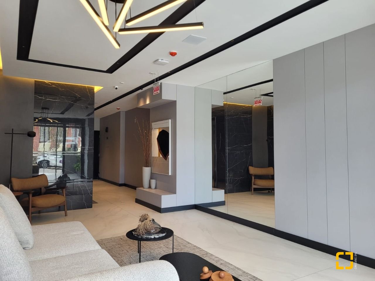 Apartamento com 73m², 4 quartos (sendo 2 suítes), 1 garagem, no bairro Beiramar em Florianópolis