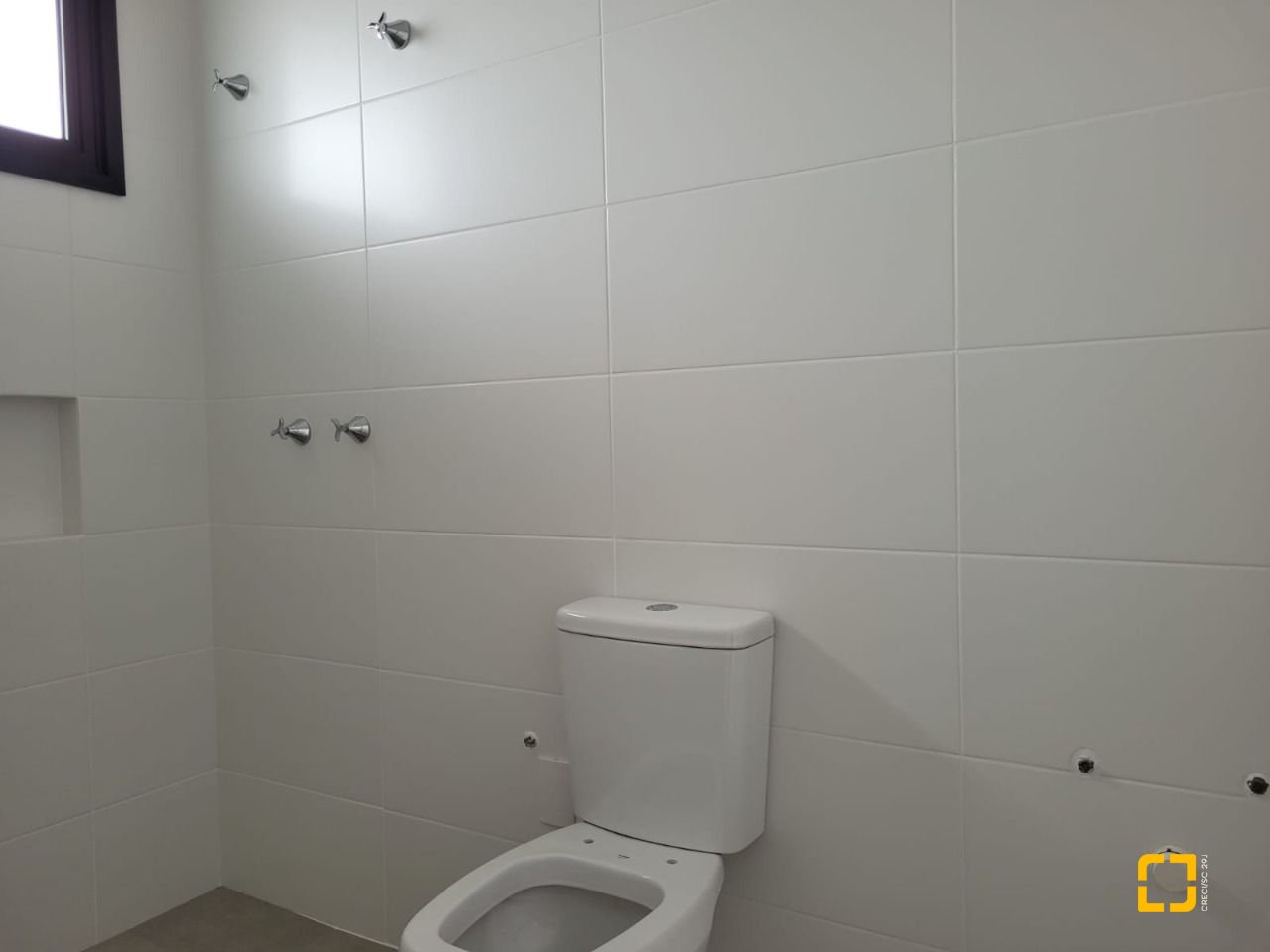 Apartamento com 73m², 4 quartos (sendo 2 suítes), 1 garagem, no bairro Beiramar em Florianópolis