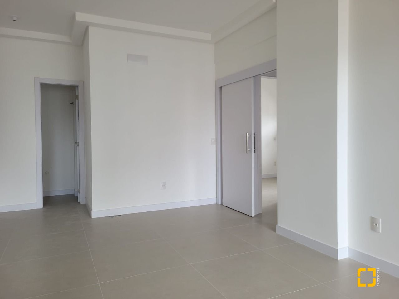 Apartamento com 73m², 4 quartos (sendo 2 suítes), 1 garagem, no bairro Beiramar em Florianópolis
