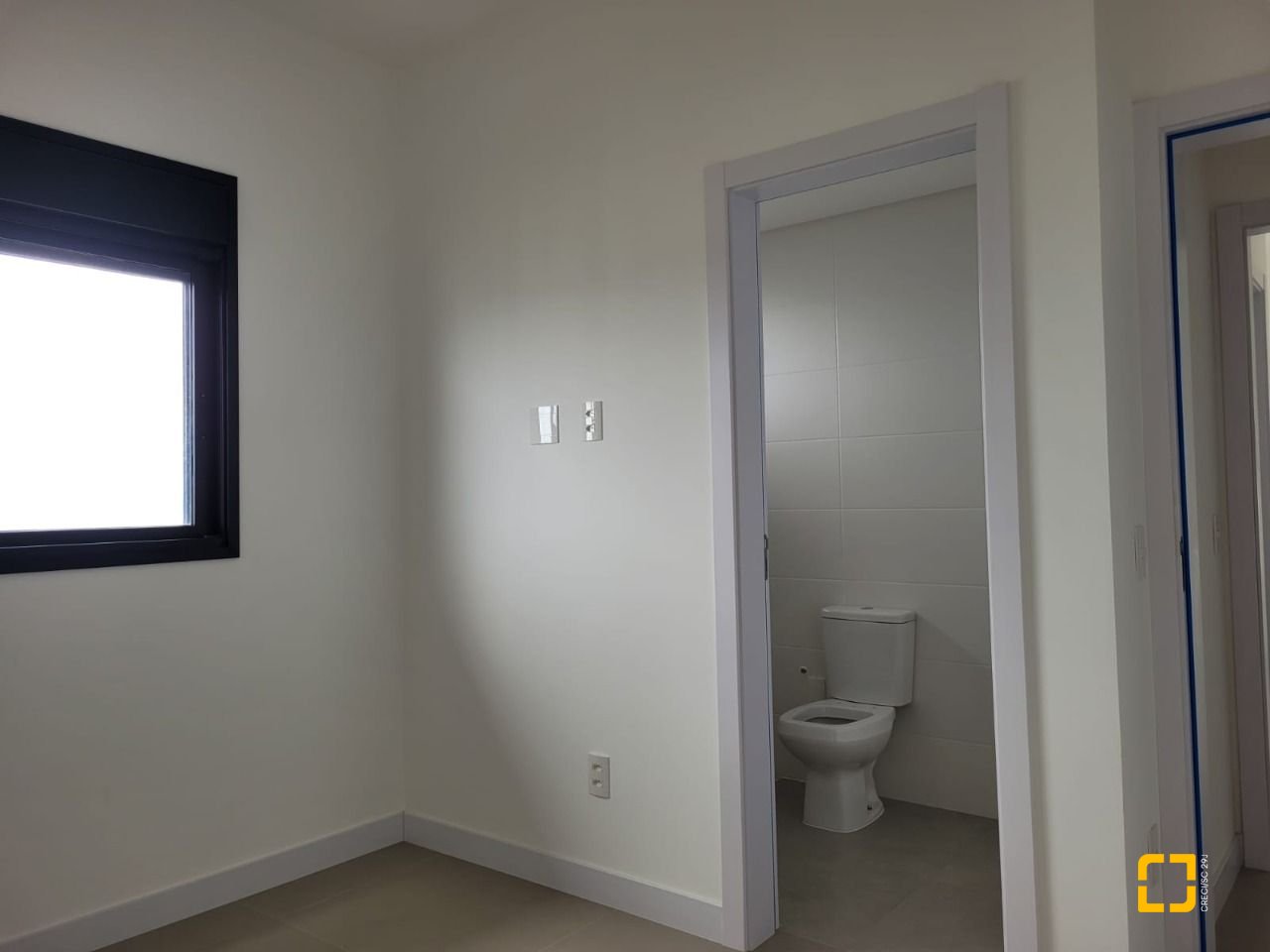 Apartamento com 73m², 4 quartos (sendo 2 suítes), 1 garagem, no bairro Beiramar em Florianópolis