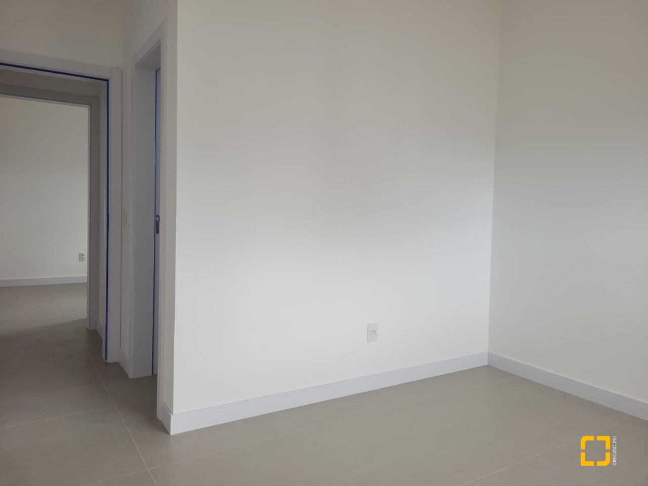 Apartamento com 73m², 4 quartos (sendo 2 suítes), 1 garagem, no bairro Beiramar em Florianópolis