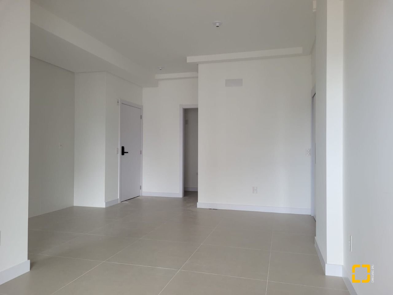 Apartamento com 73m², 4 quartos (sendo 2 suítes), 1 garagem, no bairro Beiramar em Florianópolis