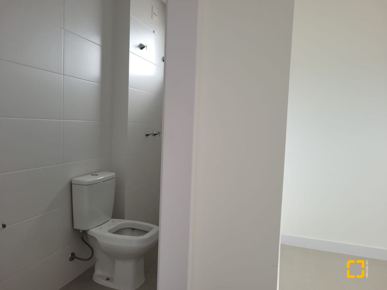 Apartamento com 73m², 4 quartos (sendo 2 suítes), 1 garagem, no bairro Beiramar em Florianópolis