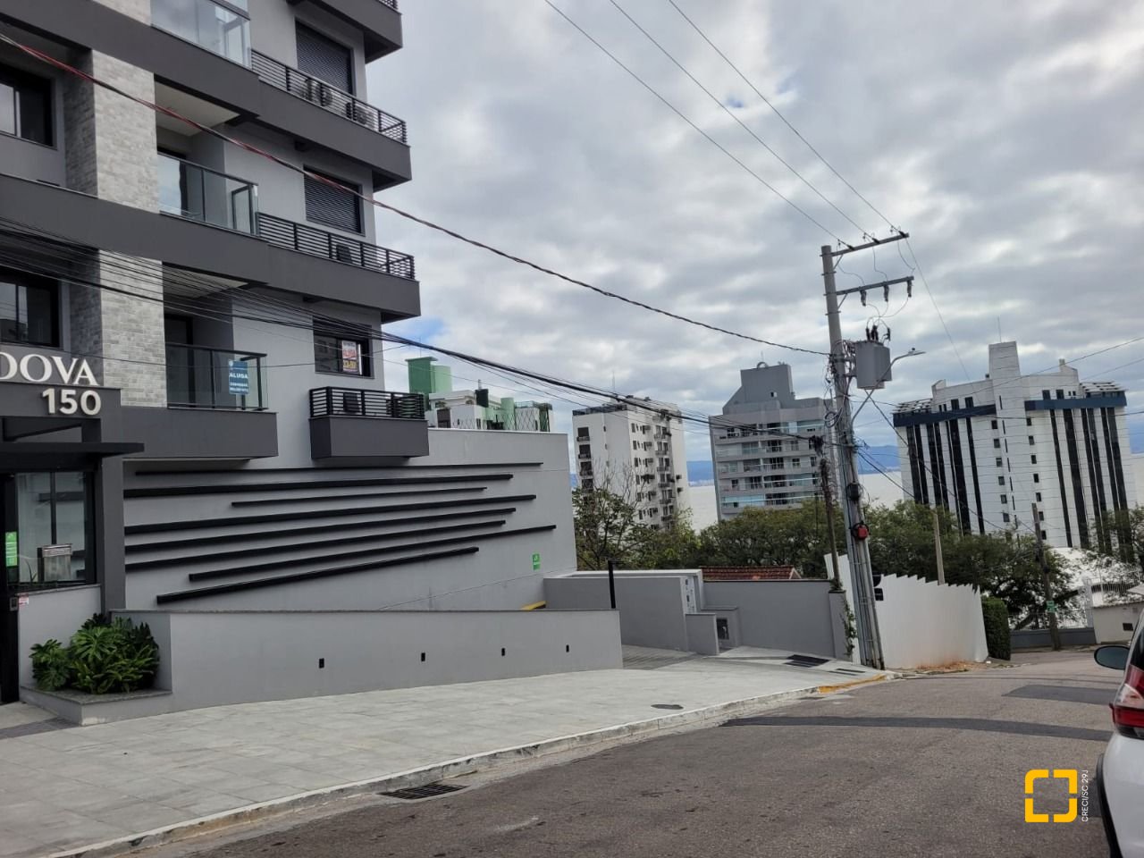 Apartamento com 73m², 4 quartos (sendo 2 suítes), 1 garagem, no bairro Beiramar em Florianópolis