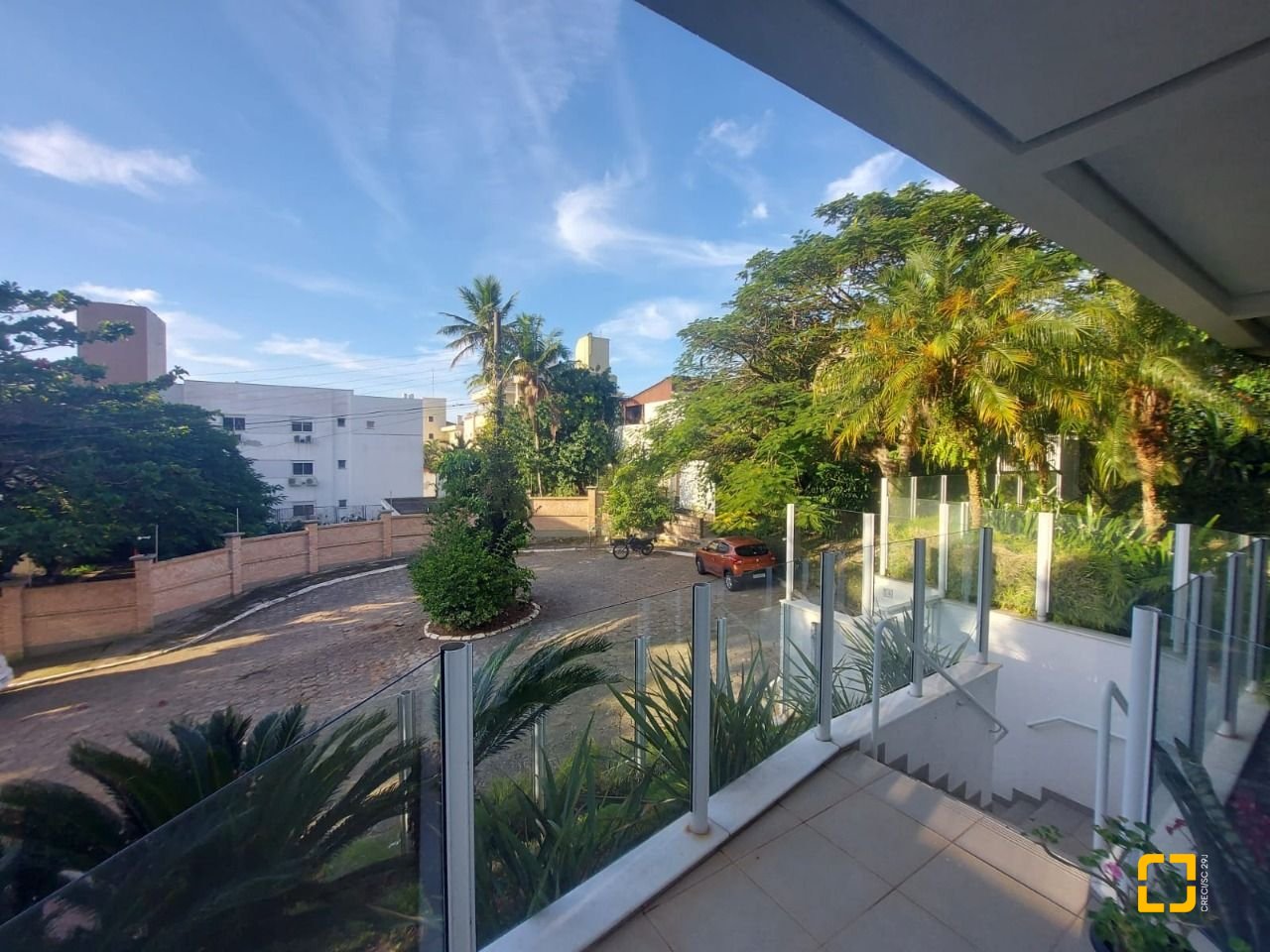Casa com 475m², 14 quartos (sendo 7 suítes), 8 garagens, no bairro Canasvieiras em Florianópolis