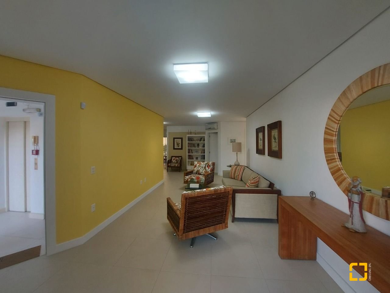 Casa com 475m², 14 quartos (sendo 7 suítes), 8 garagens, no bairro Canasvieiras em Florianópolis