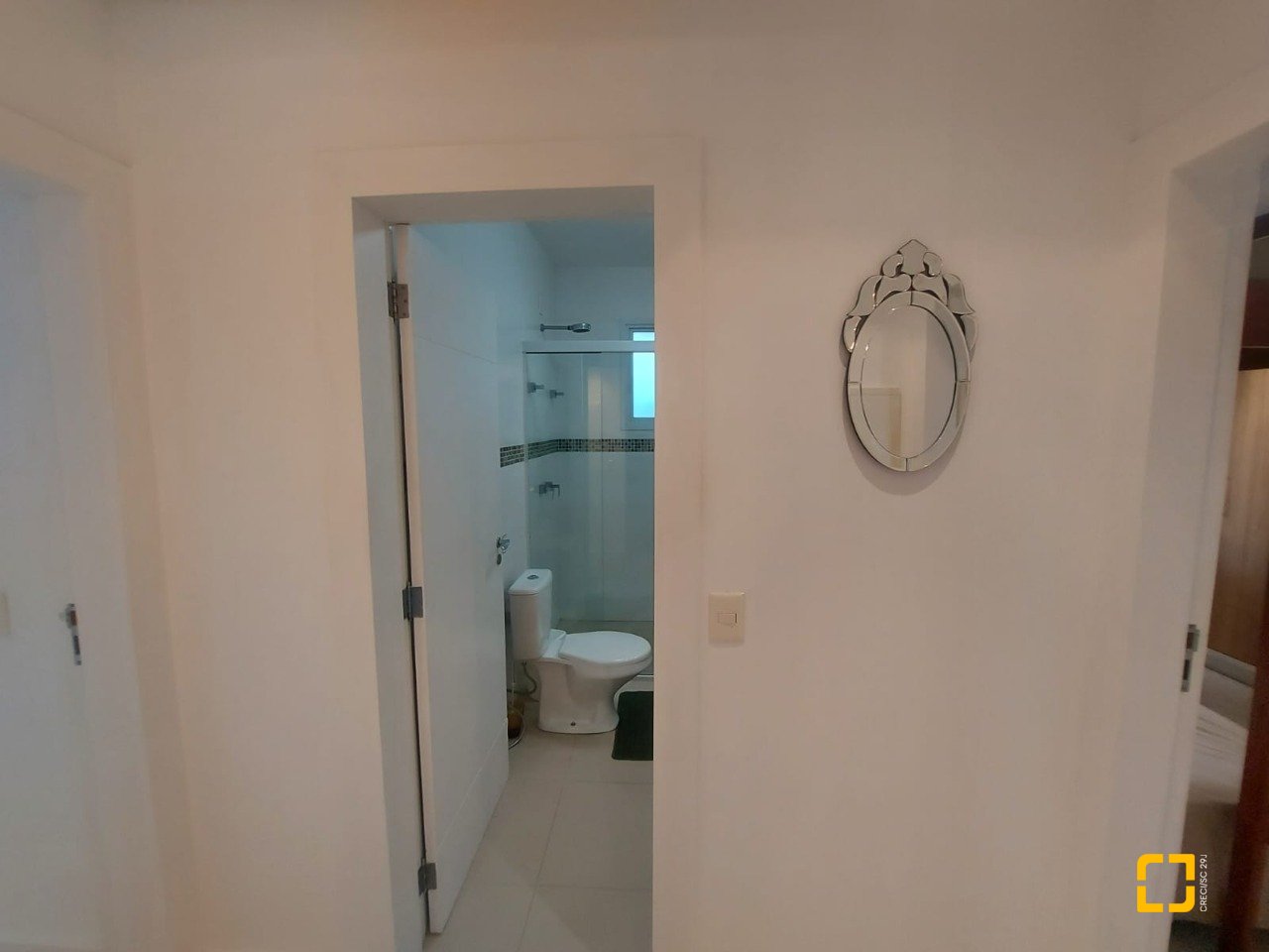 Casa com 475m², 14 quartos (sendo 7 suítes), 8 garagens, no bairro Canasvieiras em Florianópolis