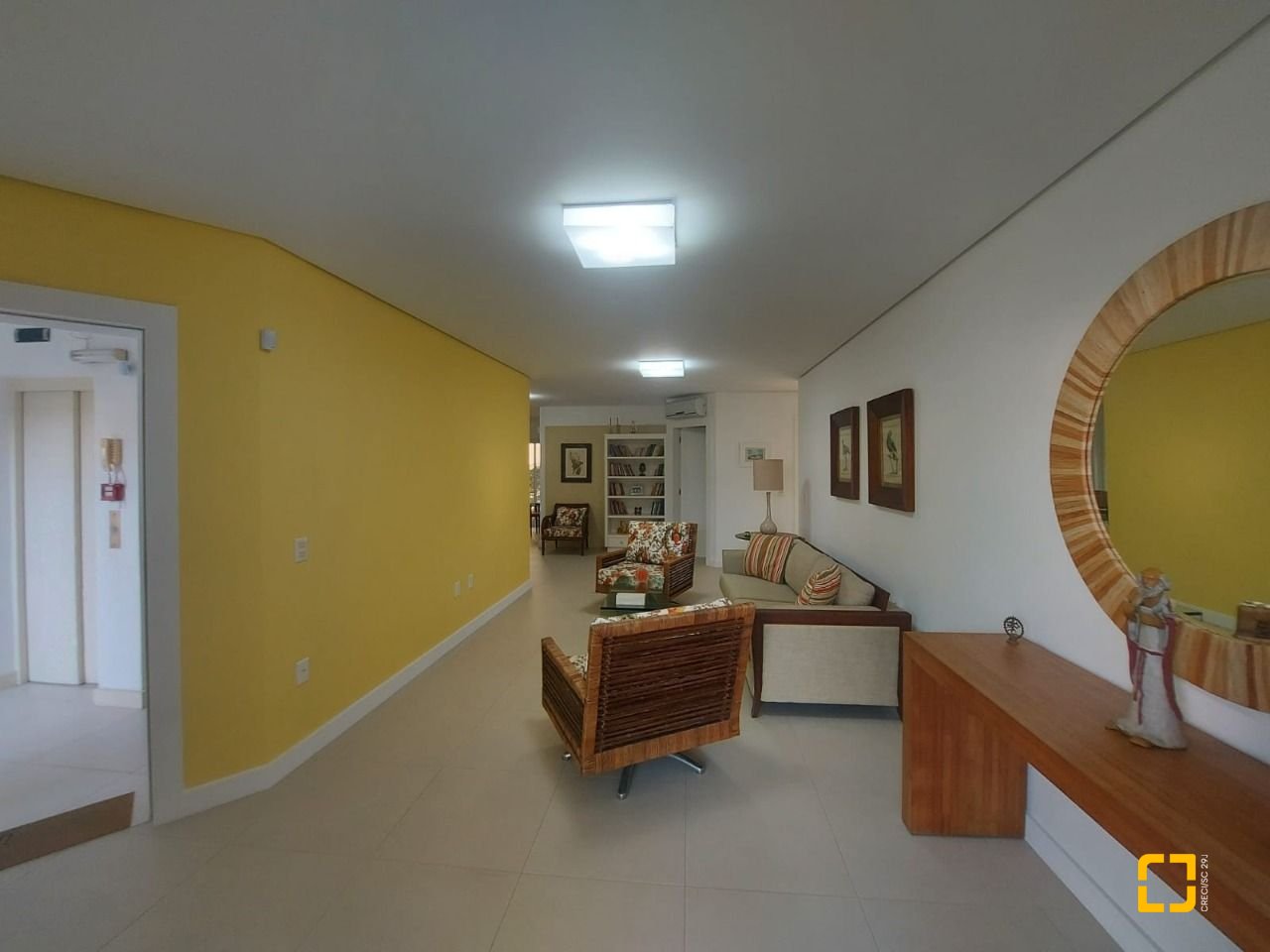 Casa com 475m², 14 quartos (sendo 7 suítes), 8 garagens, no bairro Canasvieiras em Florianópolis