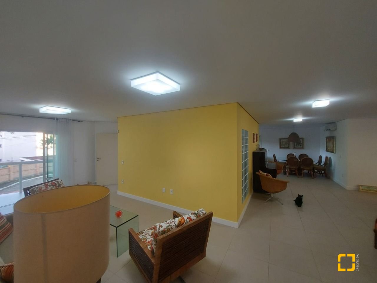 Casa com 475m², 14 quartos (sendo 7 suítes), 8 garagens, no bairro Canasvieiras em Florianópolis
