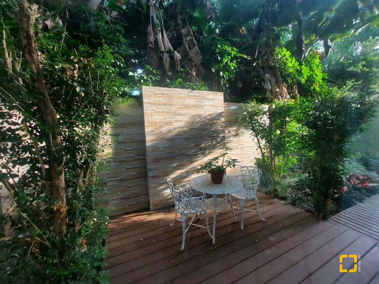 Casa com 475m², 14 quartos (sendo 7 suítes), 8 garagens, no bairro Canasvieiras em Florianópolis