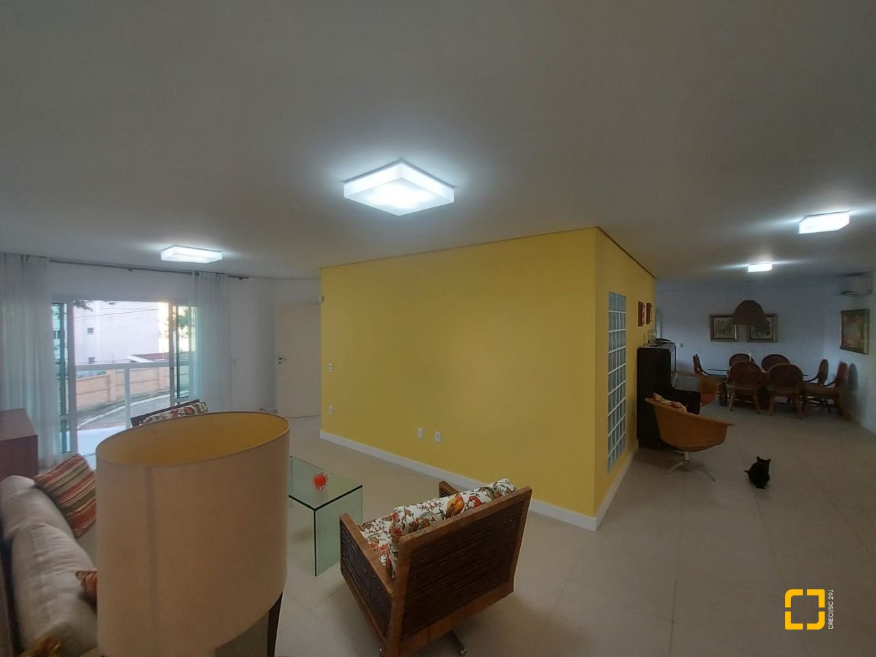 Casa com 475m², 14 quartos (sendo 7 suítes), 8 garagens, no bairro Canasvieiras em Florianópolis