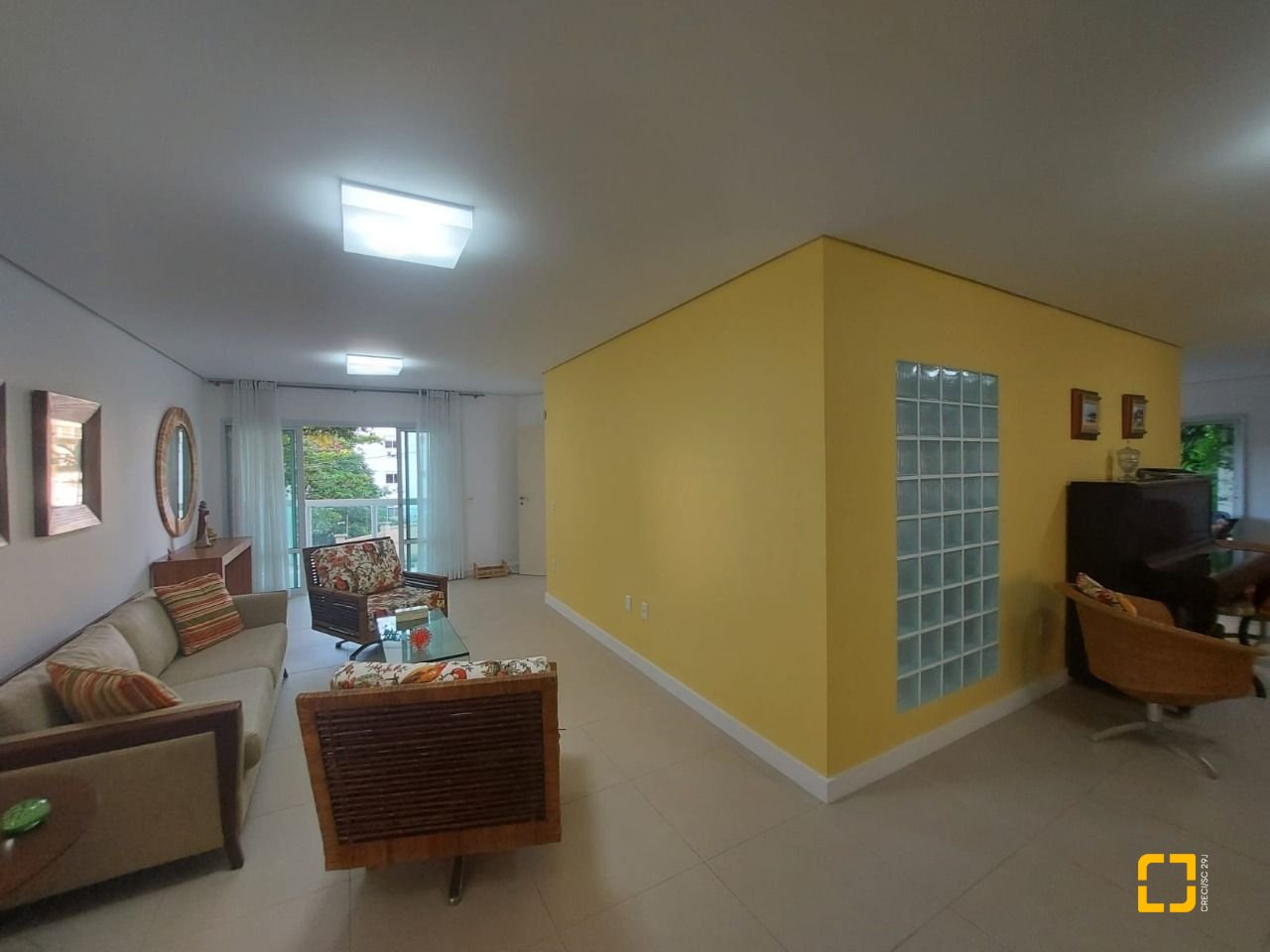 Casa com 475m², 7 quartos (sendo 7 suítes), 8 garagens, no bairro Canasvieiras em Florianópolis