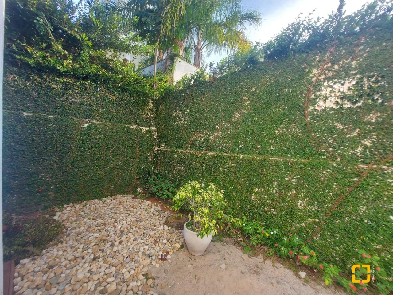 Casa com 475m², 7 quartos (sendo 7 suítes), 8 garagens, no bairro Canasvieiras em Florianópolis