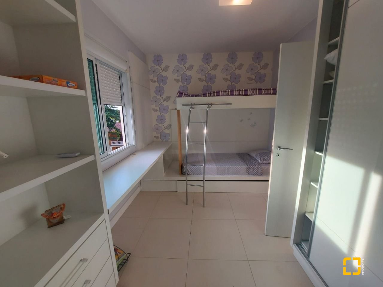 Casa com 475m², 7 quartos (sendo 7 suítes), 8 garagens, no bairro Canasvieiras em Florianópolis