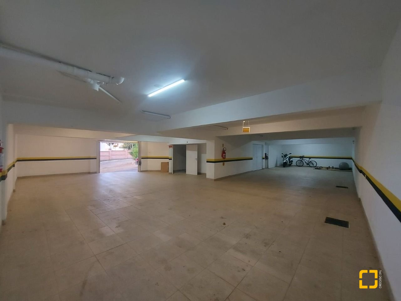Casa com 475m², 7 quartos (sendo 7 suítes), 8 garagens, no bairro Canasvieiras em Florianópolis