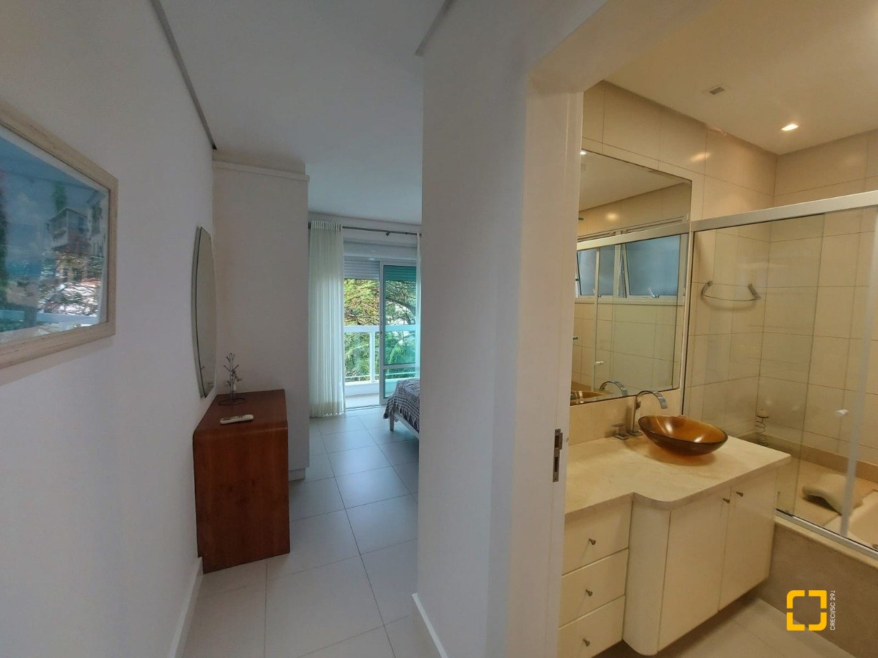 Casa com 475m², 7 quartos (sendo 7 suítes), 8 garagens, no bairro Canasvieiras em Florianópolis