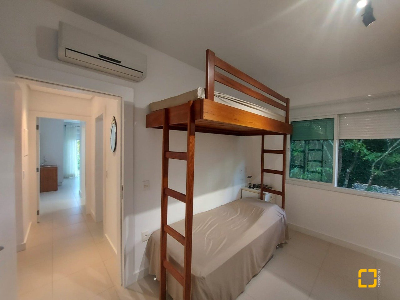 Casa com 475m², 7 quartos (sendo 7 suítes), 8 garagens, no bairro Canasvieiras em Florianópolis