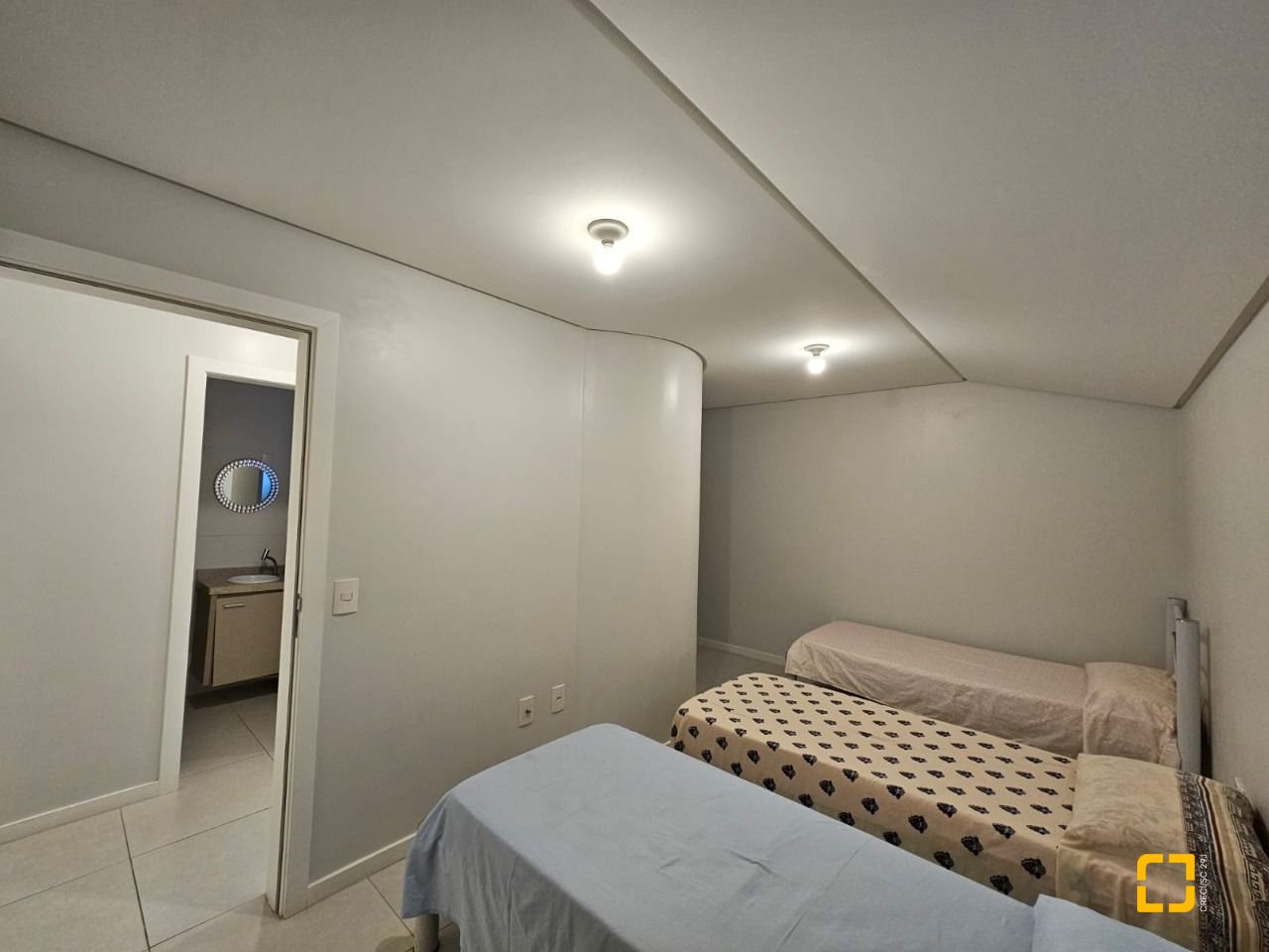 Cobertura com 165m², 6 quartos (sendo 1 suíte), 1 garagem, no bairro Ingleses em Florianópolis