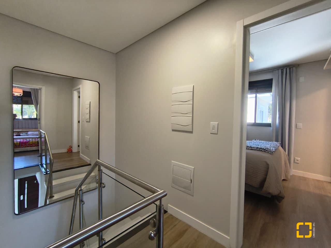 Casa com 200m², 6 quartos (sendo 3 suítes), 2 garagens, no bairro Cachoeira do Bom Jesus em Florianópolis