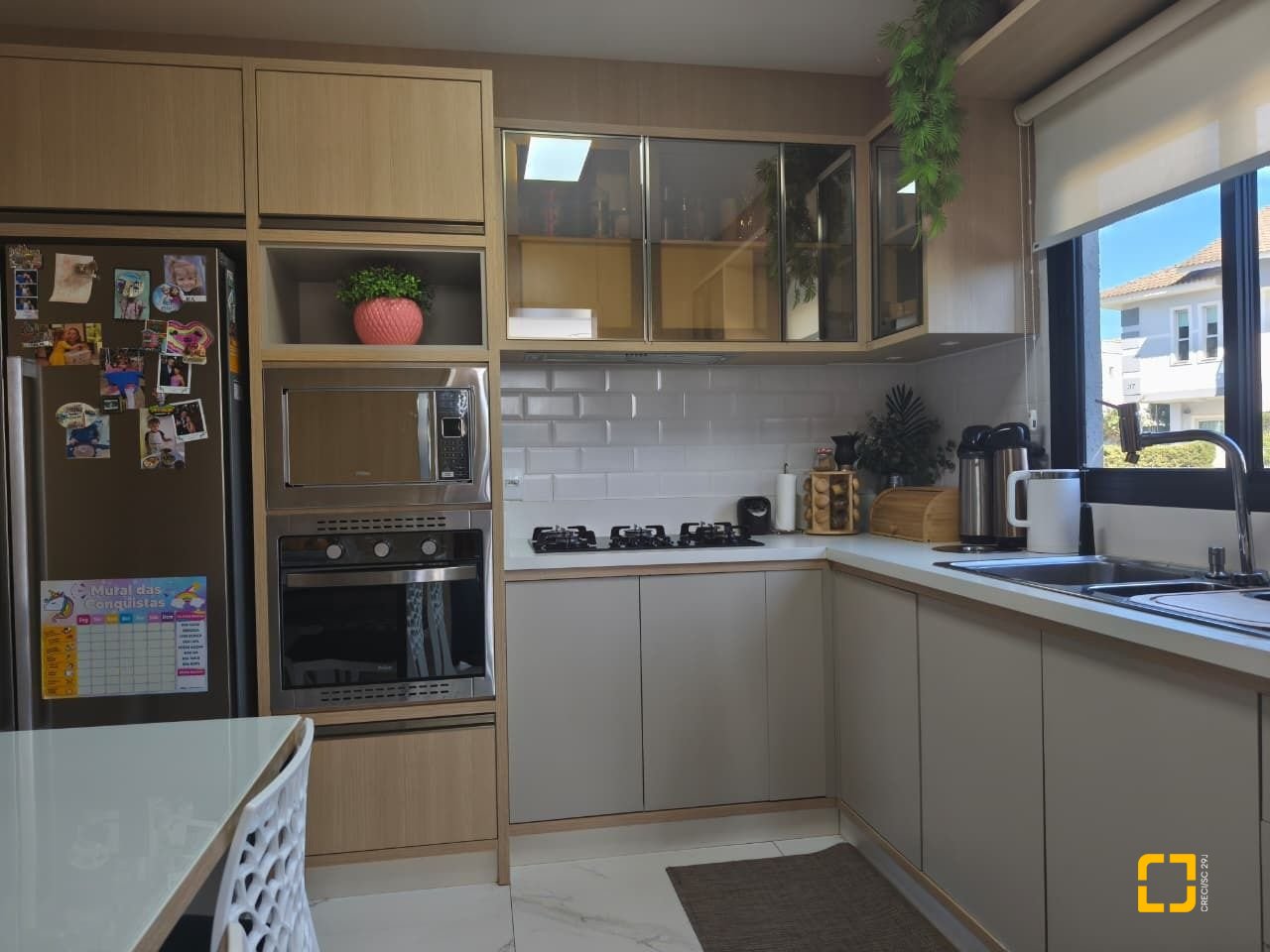 Casa com 200m², 6 quartos (sendo 3 suítes), 2 garagens, no bairro Cachoeira do Bom Jesus em Florianópolis