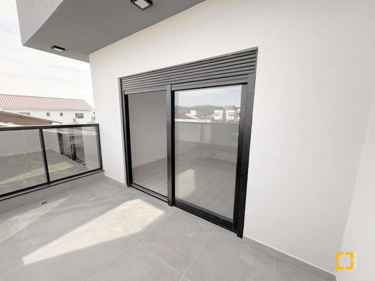 Casa com 131m², 4 quartos (sendo 1 suíte), 2 garagens, no bairro Carianos em Florianópolis