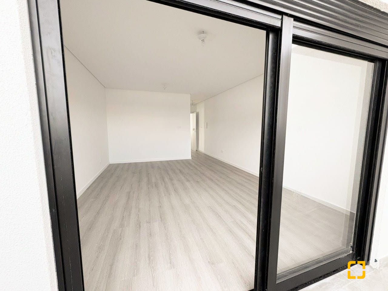 Casa com 131m², 4 quartos (sendo 1 suíte), 2 garagens, no bairro Carianos em Florianópolis