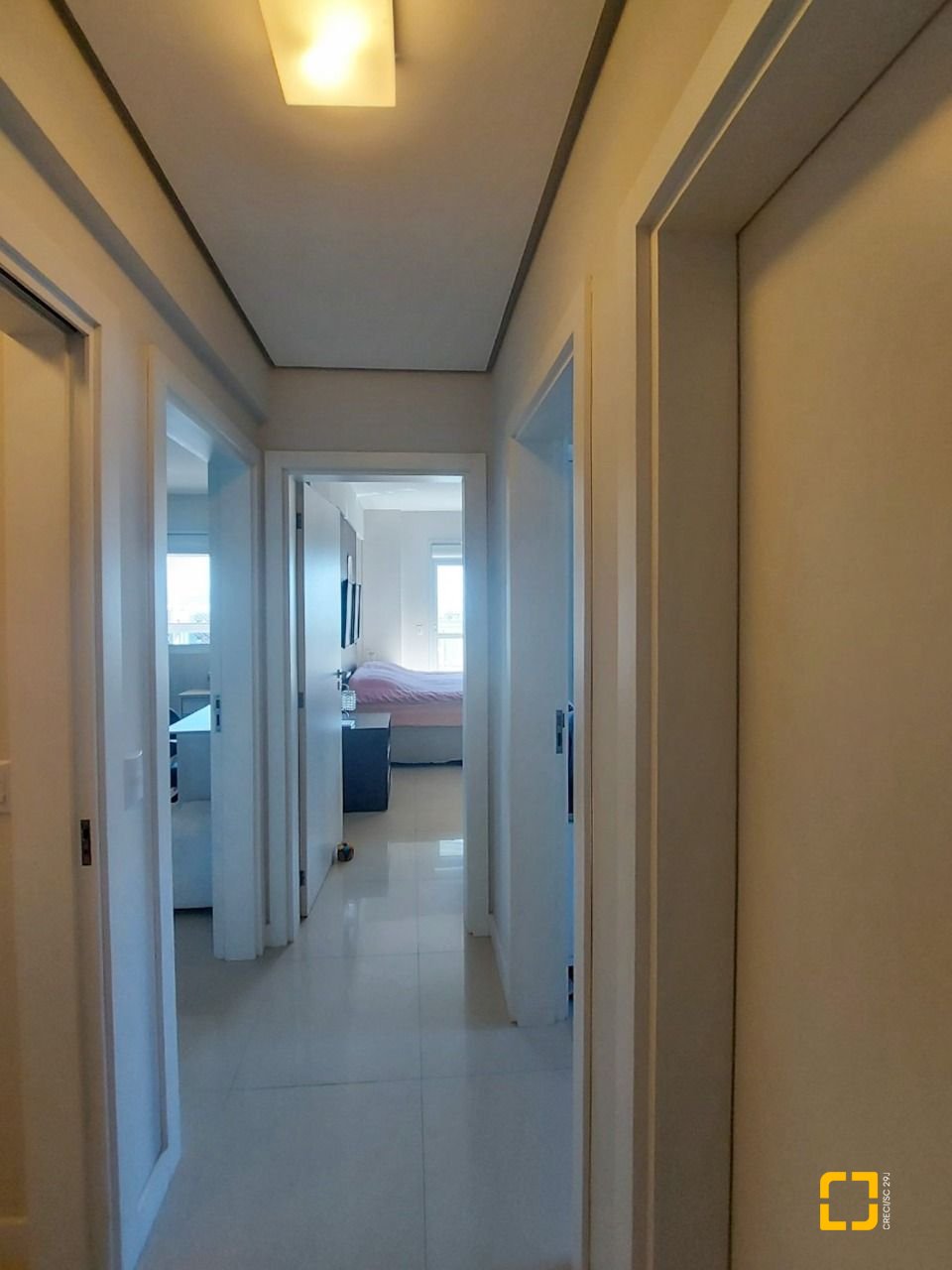 Apartamento com 128m², 4 quartos (sendo 1 suíte), 2 garagens, no bairro Agronômica em Florianópolis