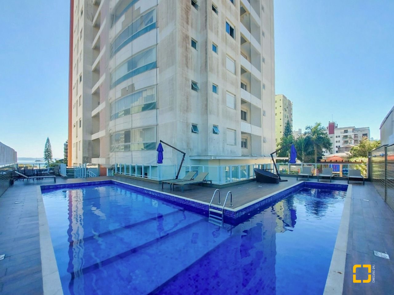 Apartamento com 128m², 4 quartos (sendo 1 suíte), 2 garagens, no bairro Agronômica em Florianópolis