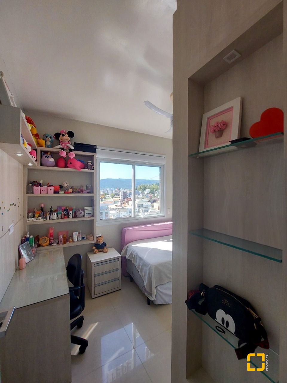 Apartamento com 128m², 4 quartos (sendo 1 suíte), 2 garagens, no bairro Agronômica em Florianópolis
