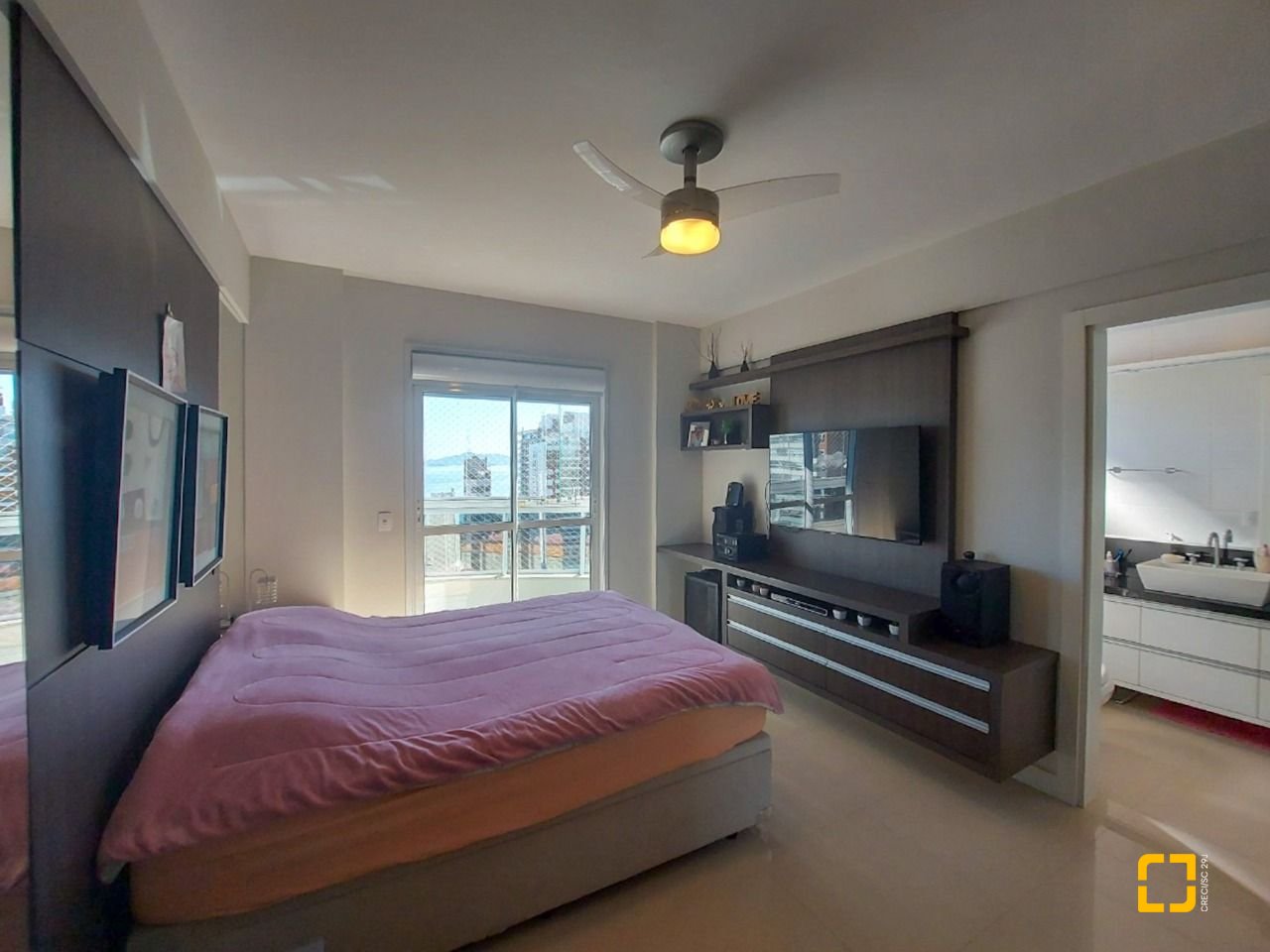 Apartamento com 128m², 4 quartos (sendo 1 suíte), 2 garagens, no bairro Agronômica em Florianópolis