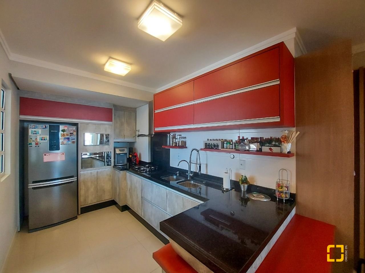 Apartamento com 128m², 4 quartos (sendo 1 suíte), 2 garagens, no bairro Agronômica em Florianópolis