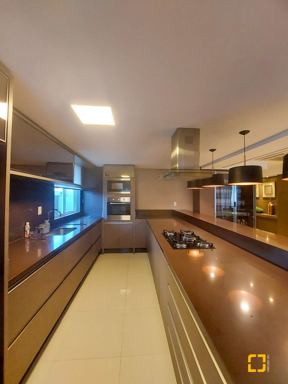 Apartamento com 128m², 4 quartos (sendo 1 suíte), 2 garagens, no bairro Agronômica em Florianópolis